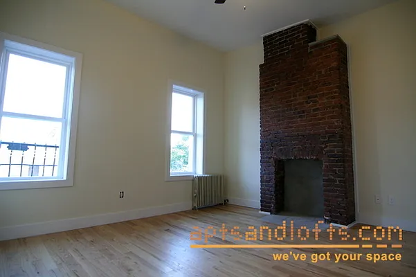 Rented by aptsandlofts.com | media 10