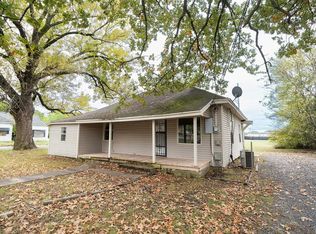 807 Walnut St, Conway, AR 72032