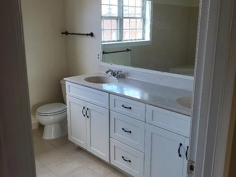 1210 N Vernon St — Photo 5