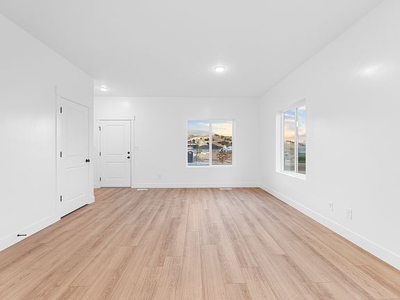 5th image of 1941 W Fox Wood Rd #Sr-388