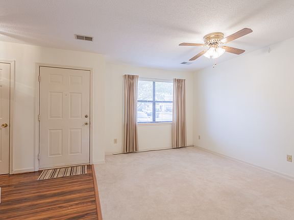 4th image of 2135 Cheshire Dr