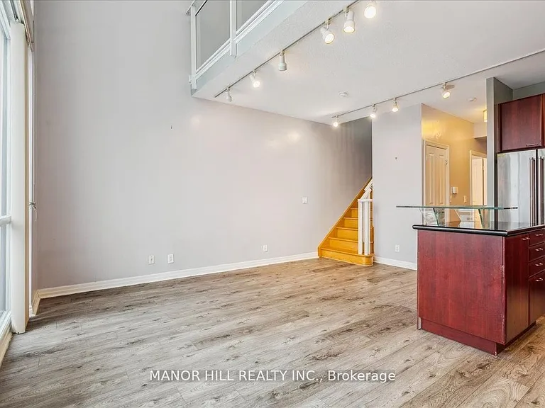 220 Burnhamthorpe Rd W #513 — Photo 9