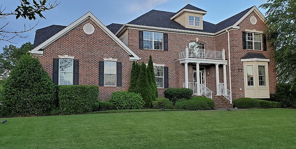 1st image of 1801 Charlton Cir