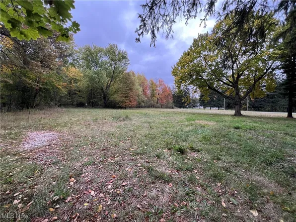 5269 S Raccoon Rd, Canfield, OH 44406