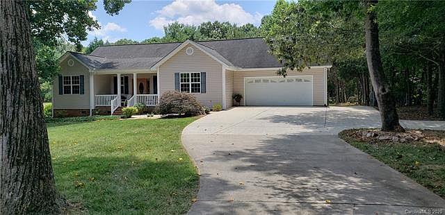 1st image of 207 Beech Brook Ln