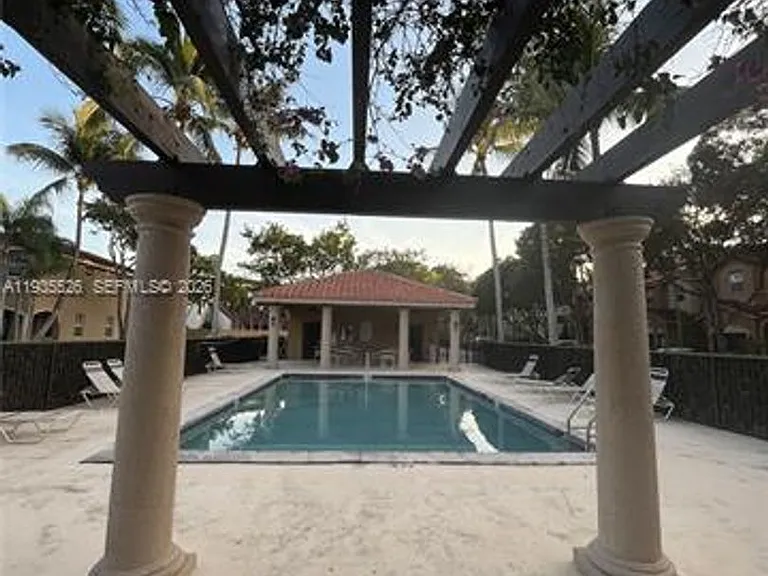 10872 SW 89th St #Townhouse 10872 — Photo 15