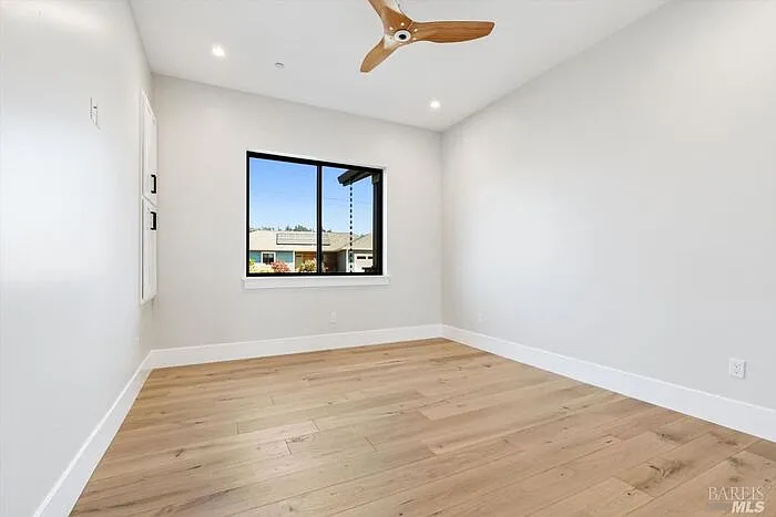 4563 Brighton Dr — Photo 10