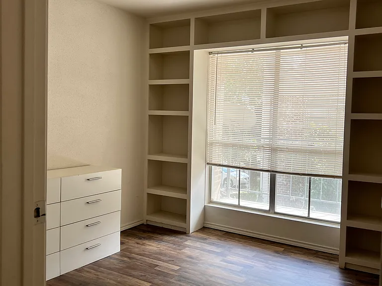 3900 Woodchase Dr #96 — Photo 4