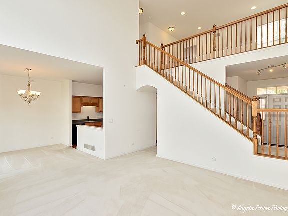 5th image of 166 Fountain Grass Cir