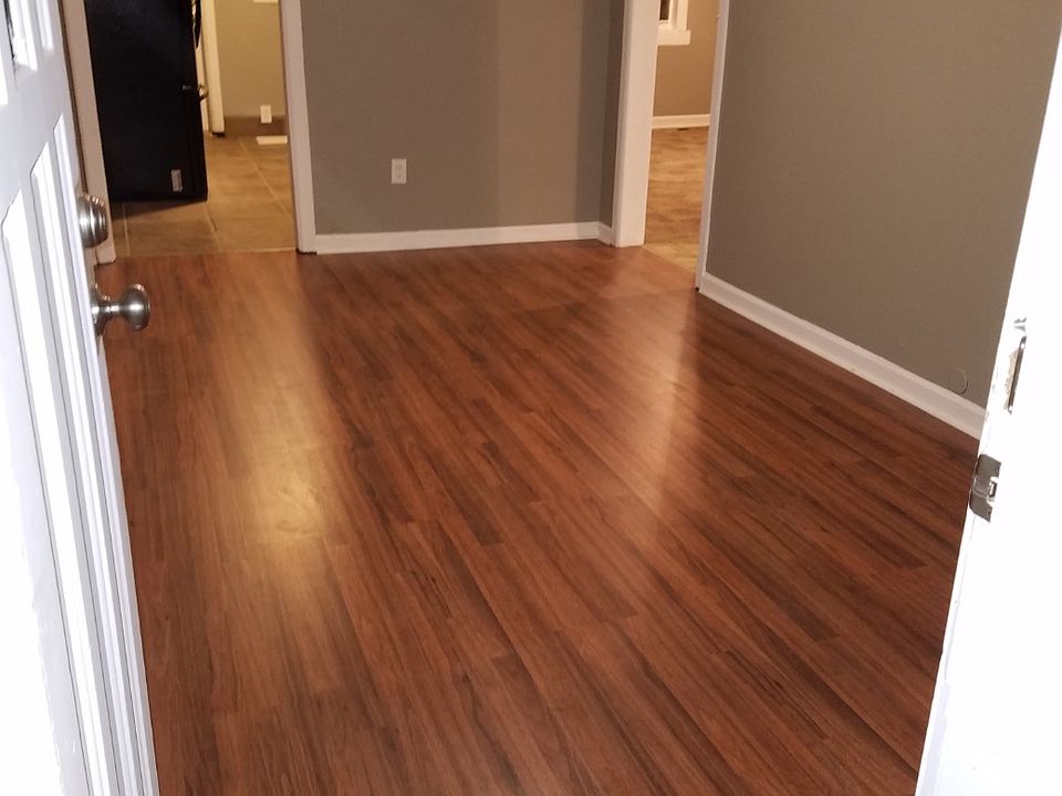 Living Room (new hardwood floors)