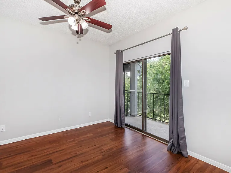 Lamar Place Apartments — Photo 54