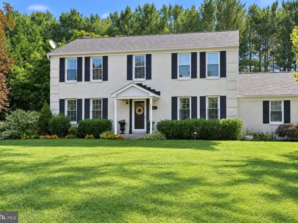 13717 Barberry Way, Sykesville, MD 21784
