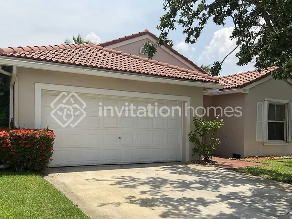 16594 NW 7th St, Pembroke Pines, FL 33028
