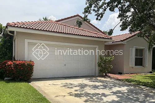 16594 NW 7th St Photo 1