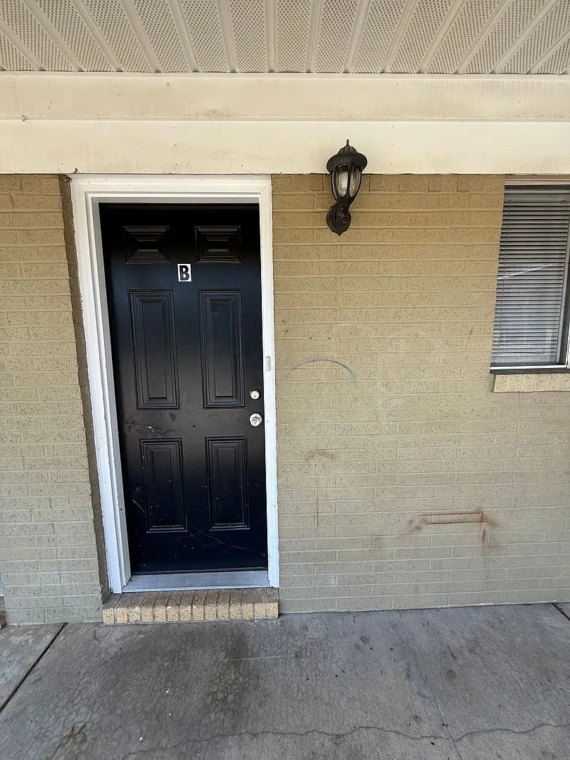 210 East Parkway A-D — Photo 1