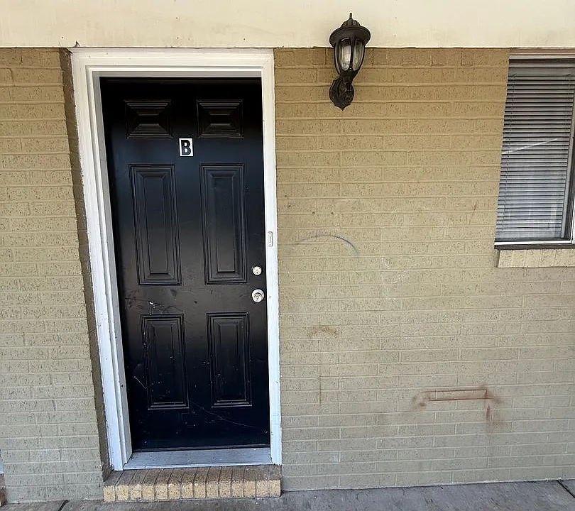 210 E Parkway Dr #A-D