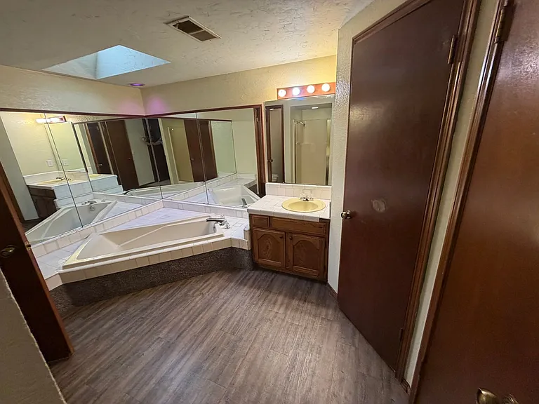 2124 Lonnie Ln — Photo 16
