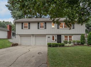 8908 Park St, Lenexa, KS 66215