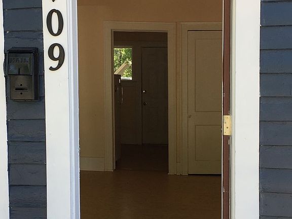 3rd image of 1045-1055 E Center St #109