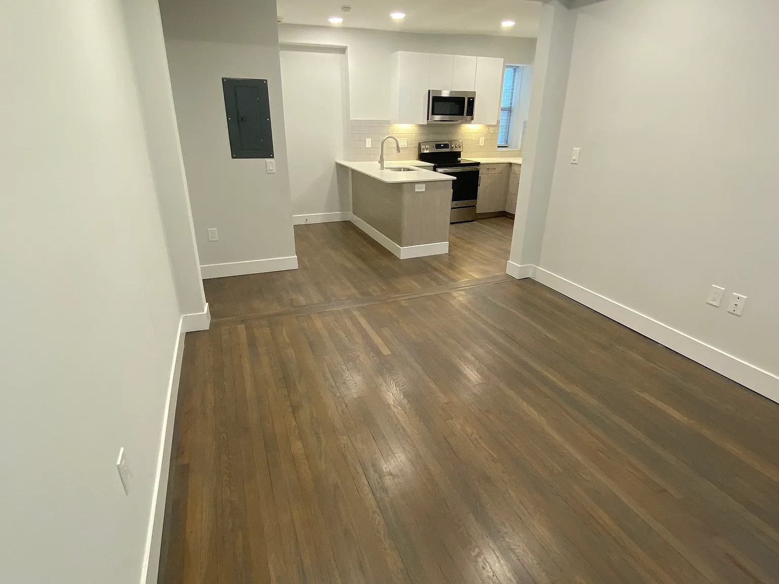104 Queensberry St — Photo 3