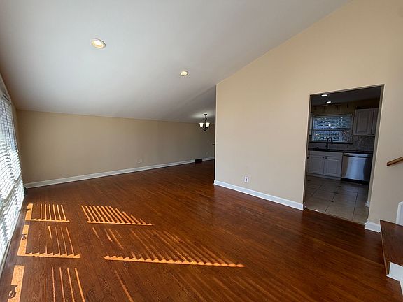 4th image of 3547 Driftwood Dr