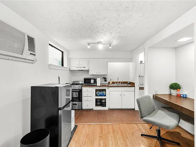 3635 Cantrell Rd NE #3 — Photo 4