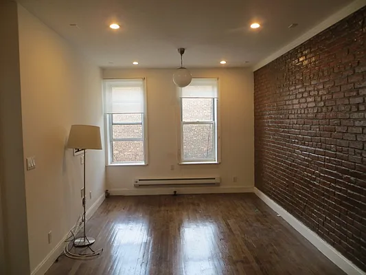 Rented by David W Realty Inc | media 2