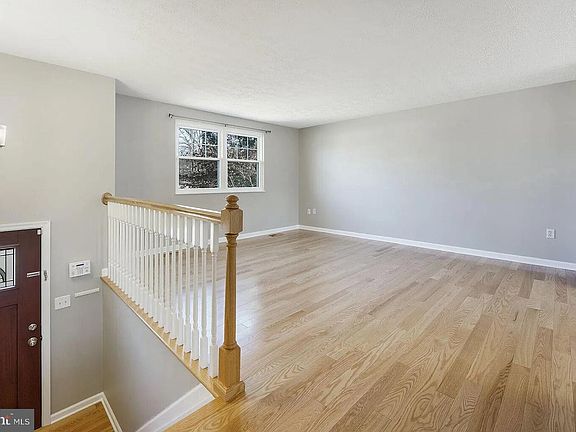3rd image of 16012 Normandy Ct