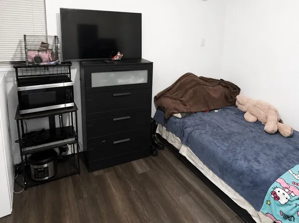 (undisclosed Address), Hollywood, FL 33024