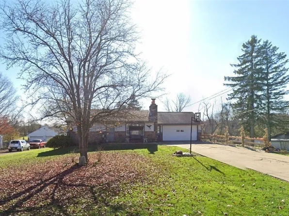 5922 Brinker St SW, Navarre, OH 44662