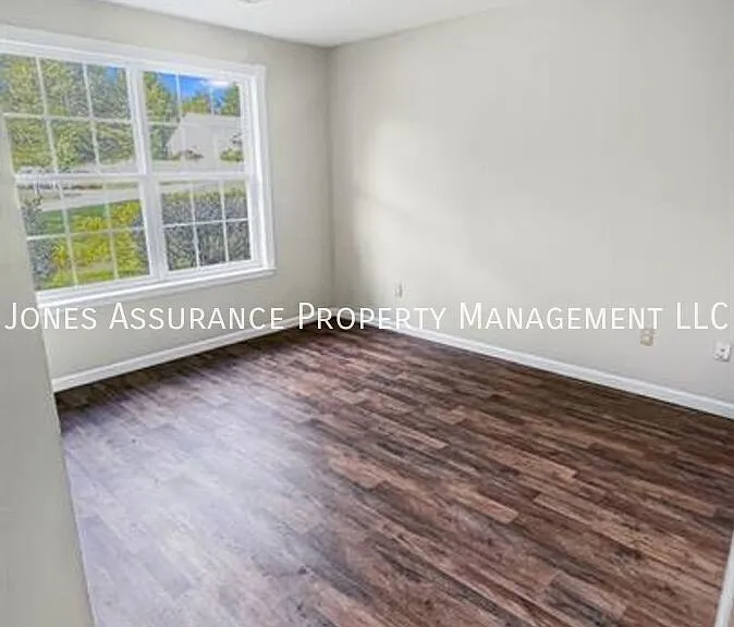 303 Stone Briar Ln — Photo 6