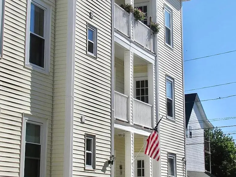 473 Cartier St #3 — Photo 2