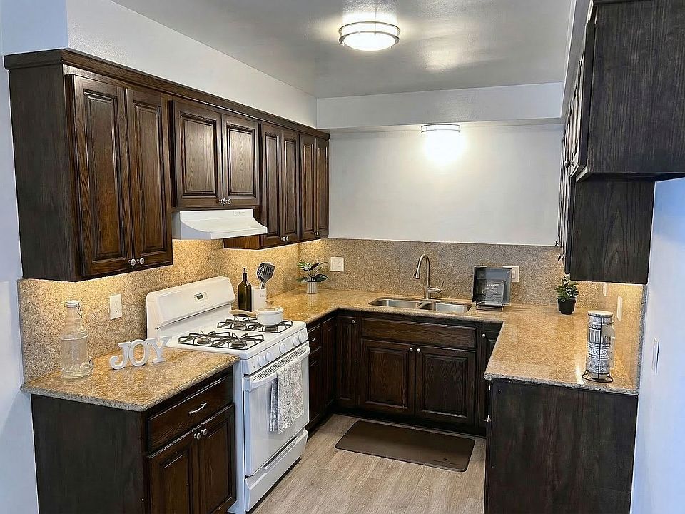 1st image of 26110 Narbonne Ave APT 10