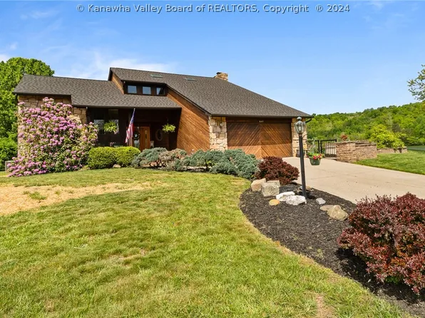 137 Westland Est, Winfield, WV 25213