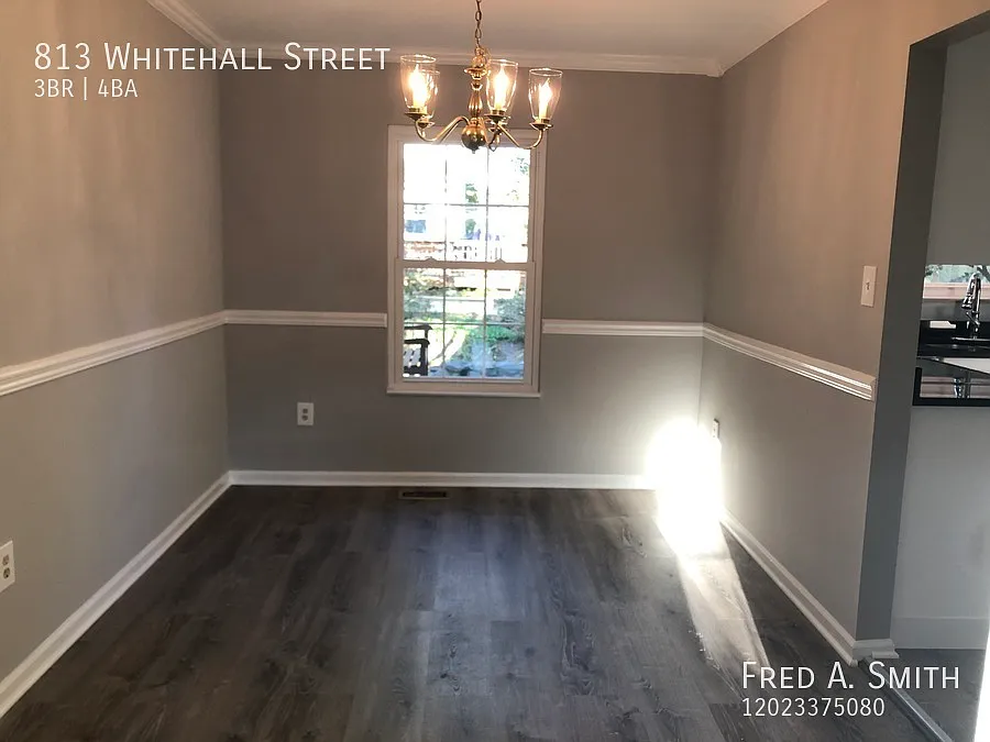 3 Bedroom, 3.5 Bath Single Family House — Photo 4