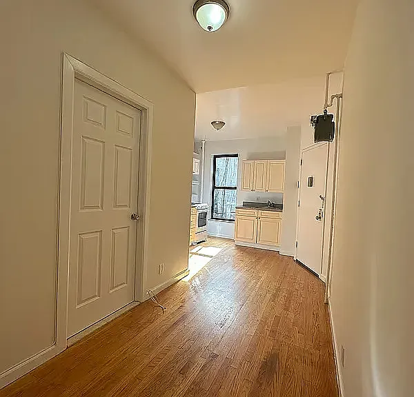 416 W 56th St #17 — Photo 3