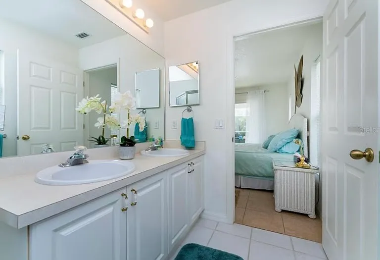 233 Albatross Rd — Photo 3