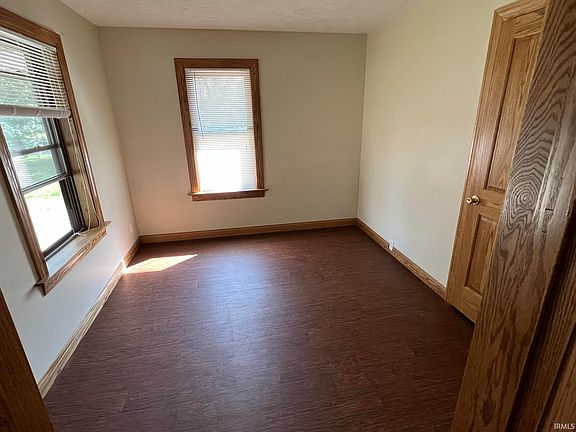 3rd image of 2907 Pleasant Plain Ave