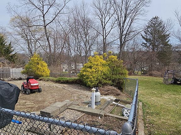5th image of 23 Lewis Road