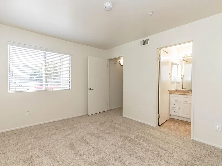 Cambridge Village Apartments — Photo 47