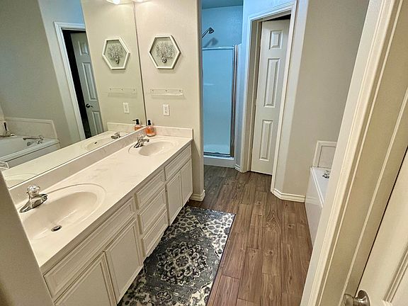 4th image of 7005 Vineyard Dr