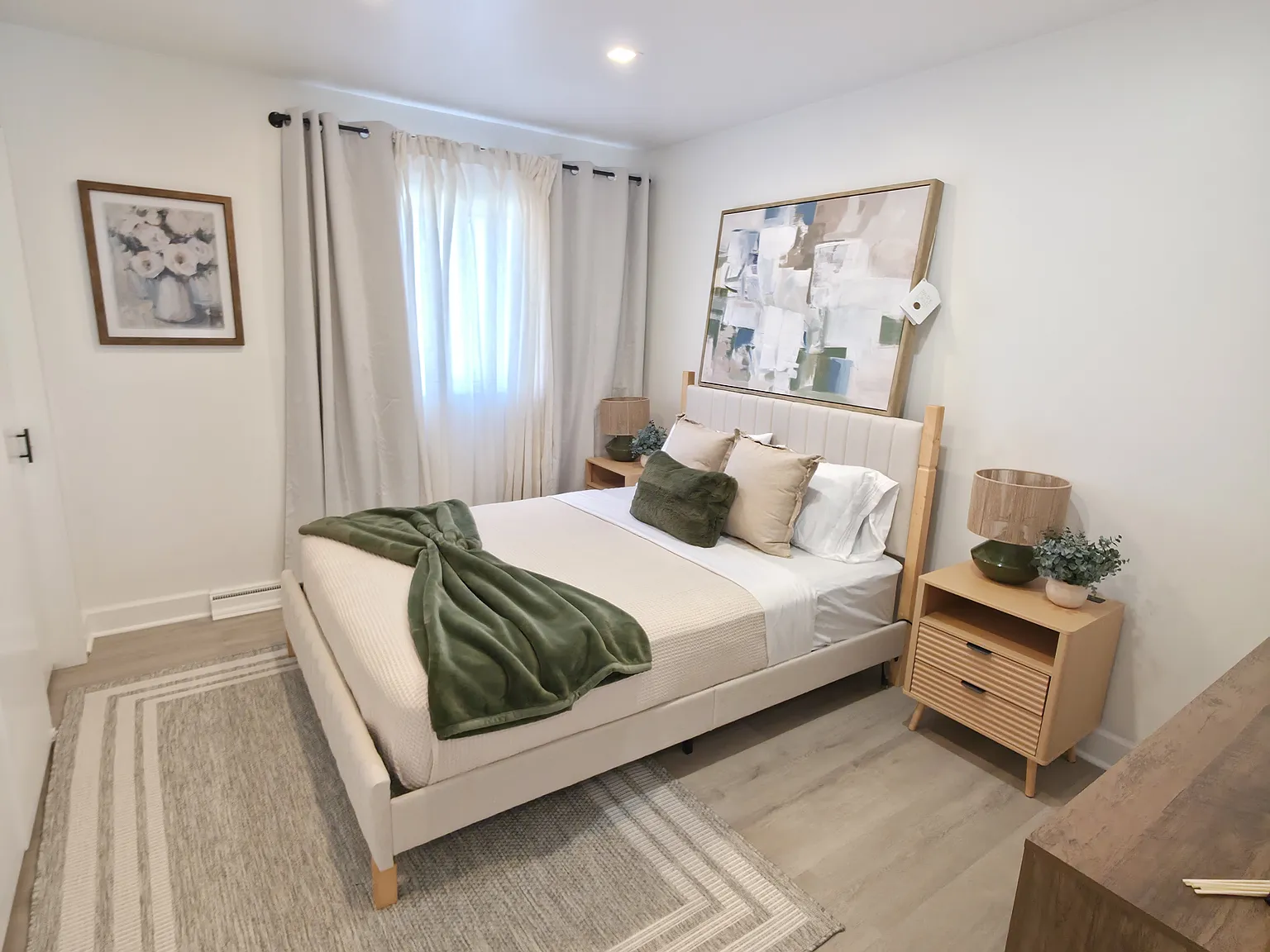 4 bed, 1500 sqft, $6,800 — Photo 3