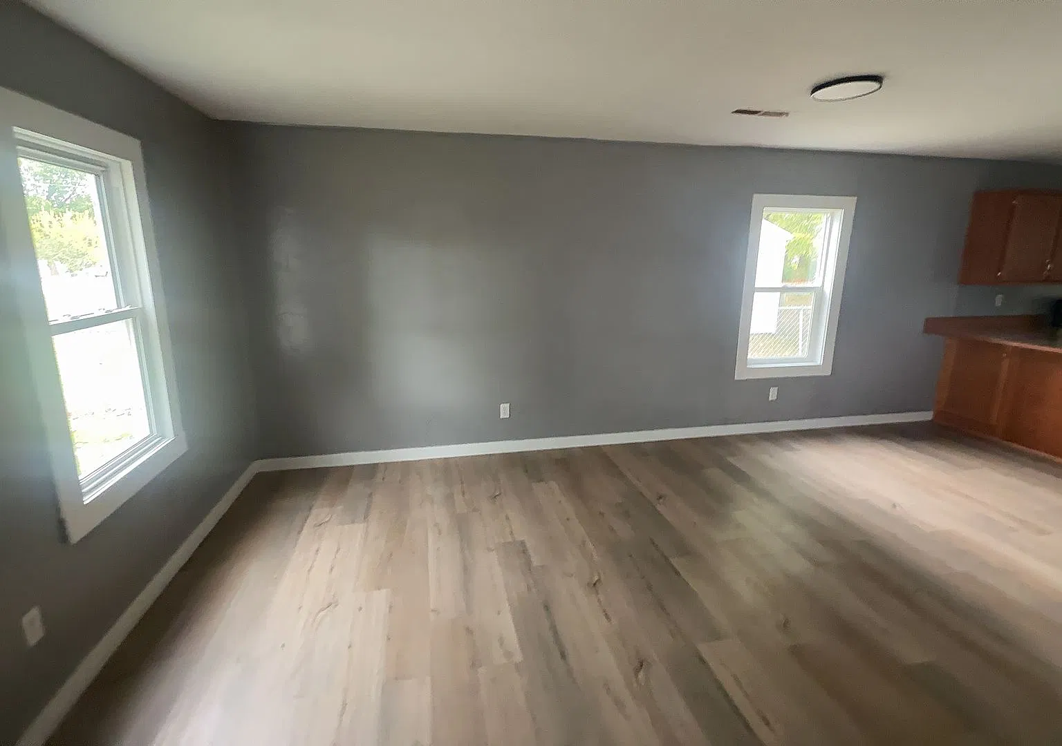 Beautiful 3 bedroom 1 full bath home available now! — Photo 3