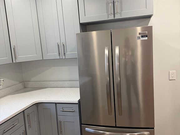 3rd image of 336 Scranton Ave #2