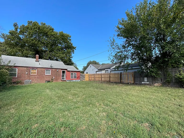 1434 N Belmont Ave — Photo 19