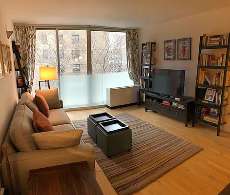 Rented by Miriam Izsak Realty  LLC | media 25