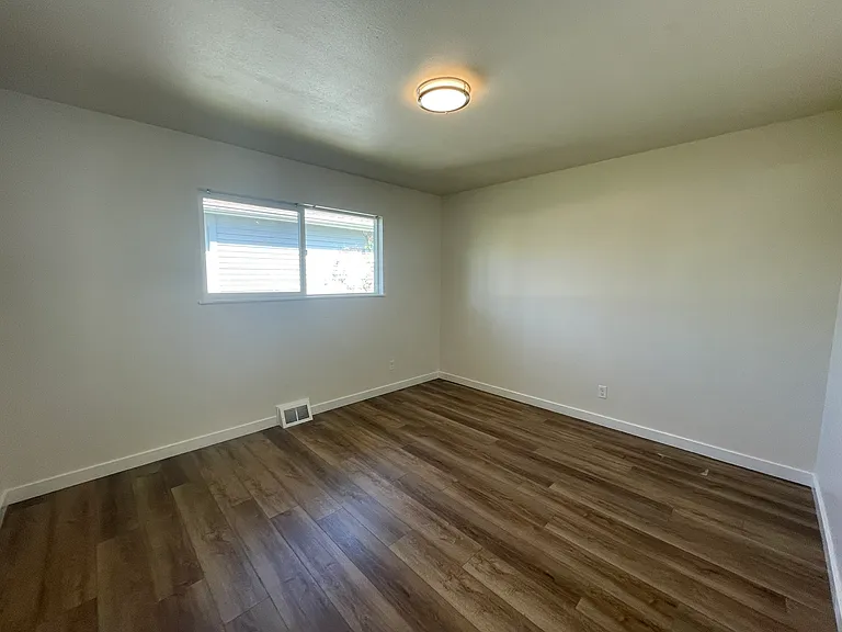 10834 NE Glisan St #10 — Photo 7