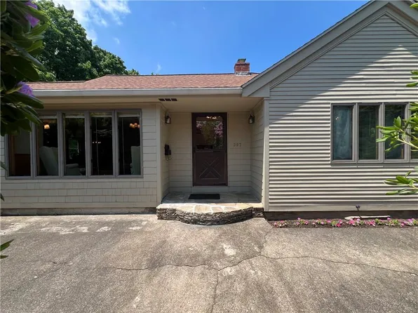397 Fairview Ave, Coventry, RI 02816