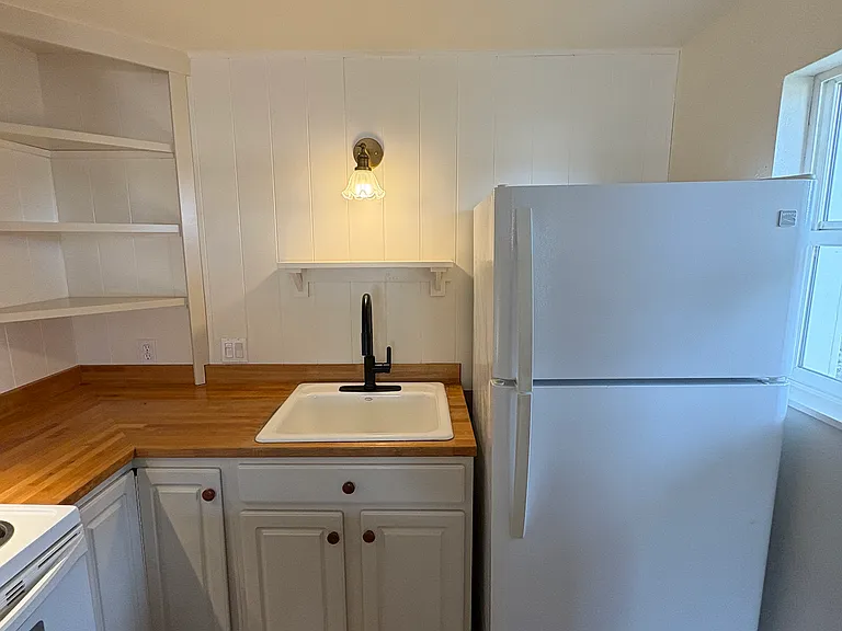 1133 Turner Ct #B — Photo 9