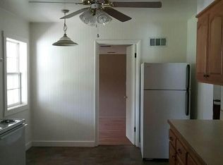 318 N Locust St, Marshfield, MO 65706